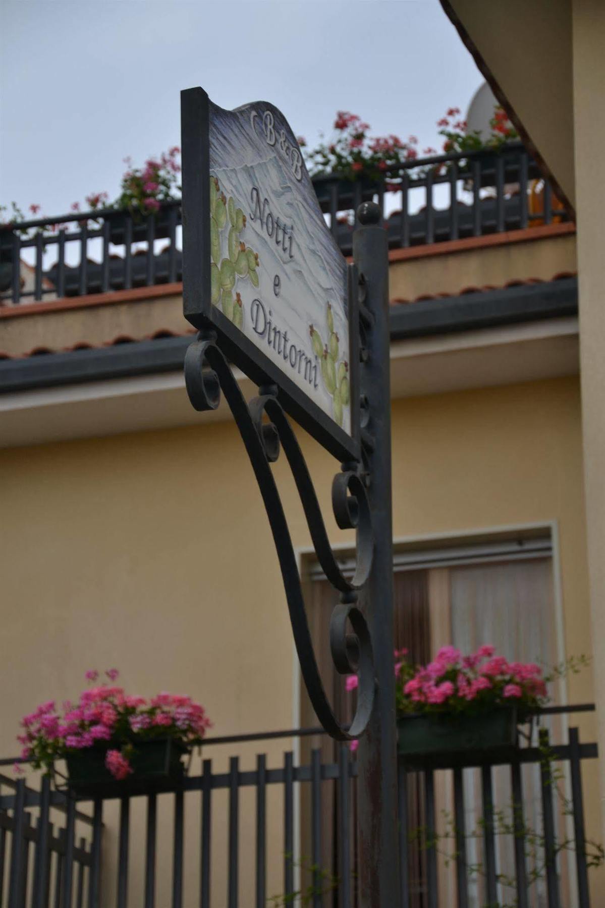 B&B Notti E Dintorni Nicolosi Buitenkant foto