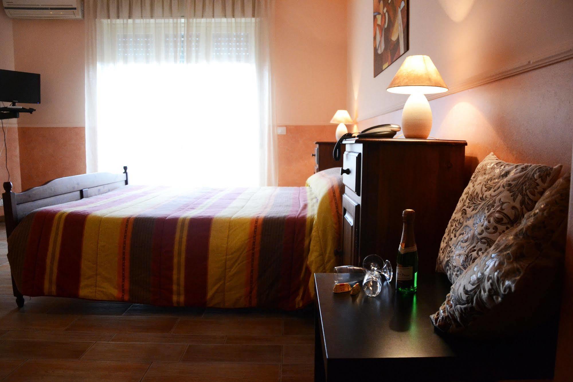 B&B Notti E Dintorni Nicolosi Buitenkant foto