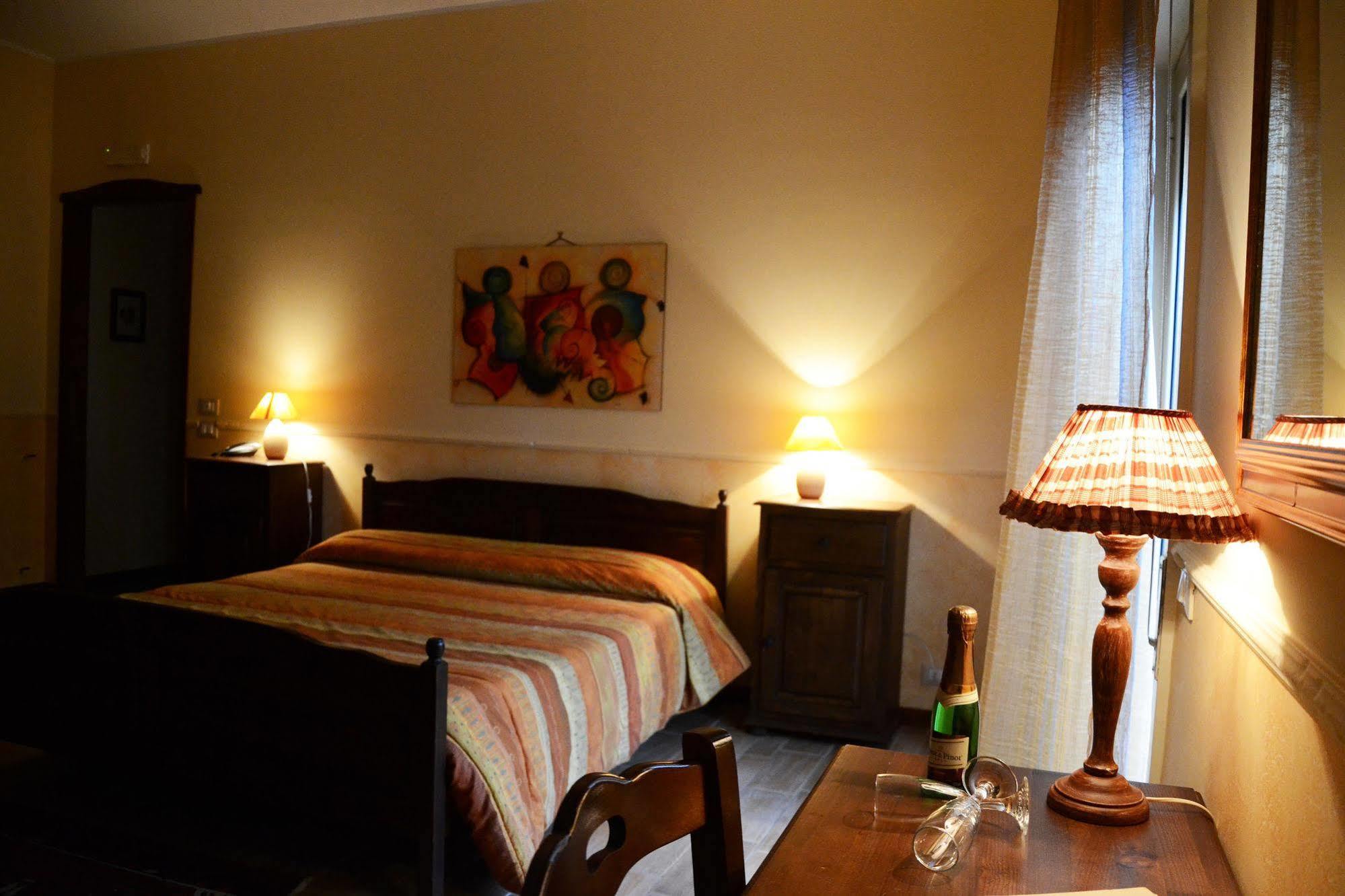 B&B Notti E Dintorni Nicolosi Buitenkant foto